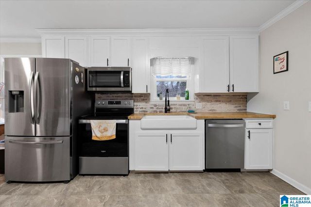 2012 CRAWFORD STREET, Guntersville, AL 35976