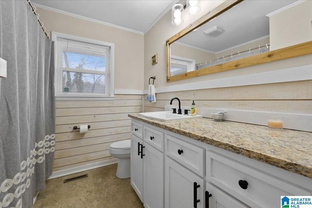 2012 CRAWFORD STREET, Guntersville, AL 35976