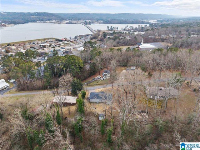 2012 CRAWFORD STREET, Guntersville, AL 35976