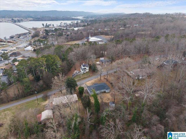 2012 CRAWFORD STREET, Guntersville, AL 35976