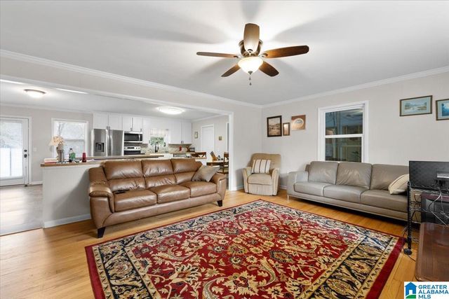 2012 CRAWFORD STREET, Guntersville, AL 35976