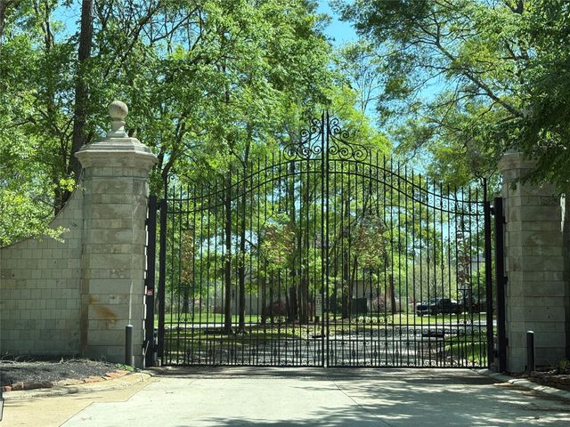 14 Pallavi Woods Drive, Houston, TX 77339