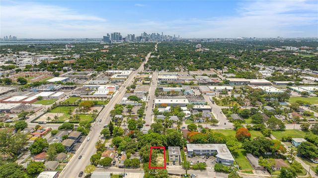 28 NW 76th St, Miami, FL 33150