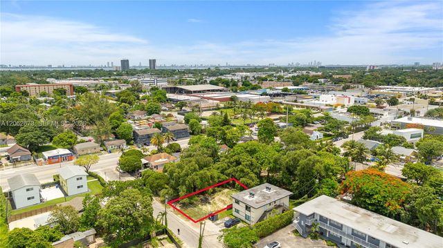 28 NW 76th St, Miami, FL 33150
