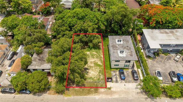 28 NW 76th St, Miami, FL 33150