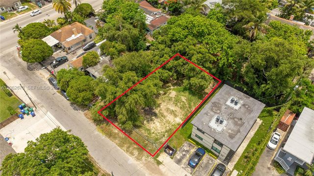 28 NW 76th St, Miami, FL 33150