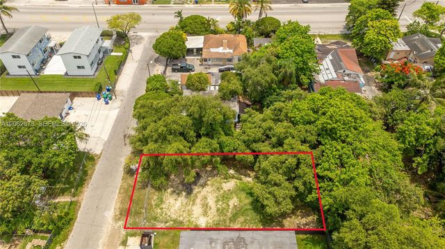 28 NW 76th St, Miami, FL 33150