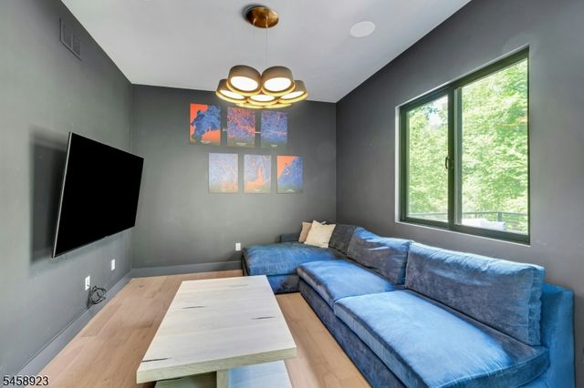 176 Edson Ter, Franklin Lakes Boro, NJ 07417