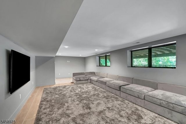 176 Edson Ter, Franklin Lakes Boro, NJ 07417