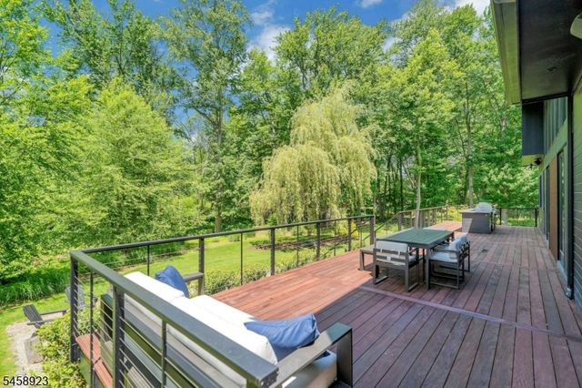 176 Edson Ter, Franklin Lakes Boro, NJ 07417