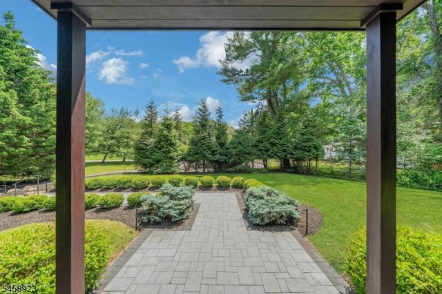 176 Edson Ter, Franklin Lakes Boro, NJ 07417