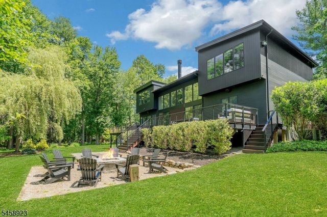 176 Edson Ter, Franklin Lakes Boro, NJ 07417