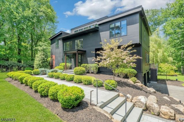 176 Edson Ter, Franklin Lakes Boro, NJ 07417