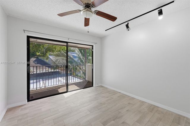 6929 SW 38th St 2-L, Miramar, FL 33023