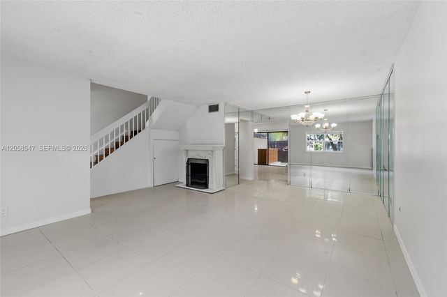 6929 SW 38th St 2-L, Miramar, FL 33023