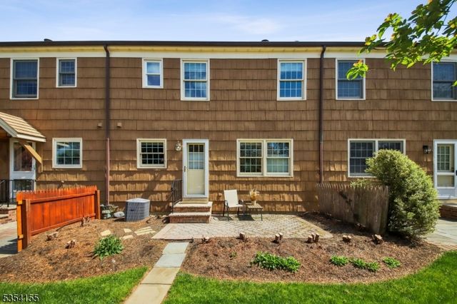 9 Cowperthwaite Sq, Westfield Town, NJ 07090