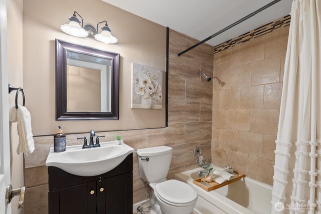 17521 25th Street Ct E, Lake Tapps, WA 98391