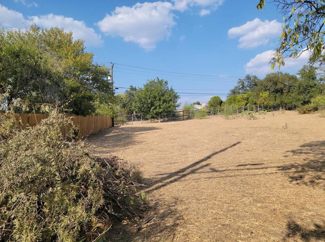 1524-1526 OLD RR 12 CIR, San Marcos, TX 78666