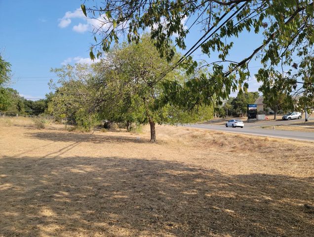 1524-1526 OLD RR 12 CIR, San Marcos, TX 78666