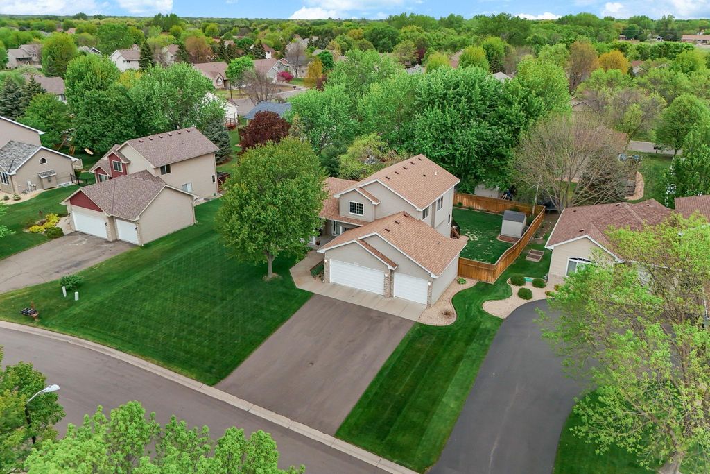4522 Impatiens Avenue N, Brooklyn Park, MN 55443