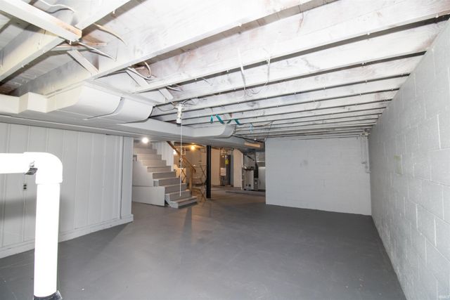 1209 Dereham Drive, Mount Vernon, IN 47620