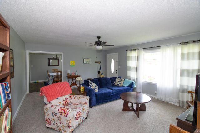 1209 Dereham Drive, Mount Vernon, IN 47620