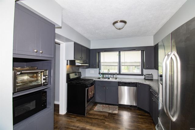 1209 Dereham Drive, Mount Vernon, IN 47620
