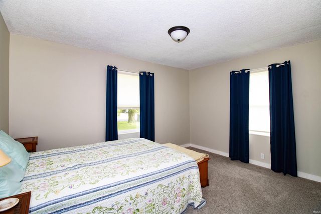 1209 Dereham Drive, Mount Vernon, IN 47620