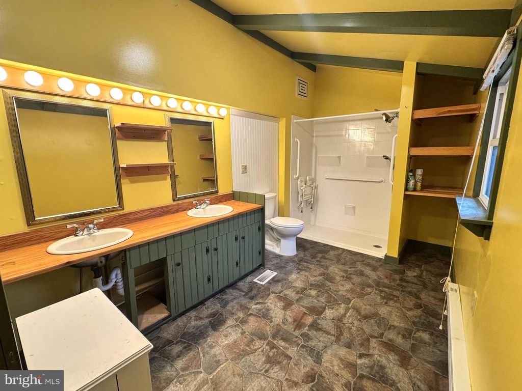 Image 17 of property listing at 435 LAUREL RUN RD, Mifflintown, PA 17059