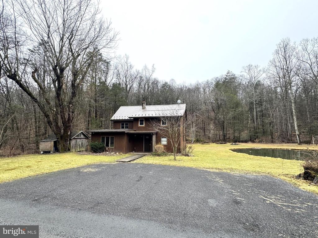 Image 2 of property listing at 435 LAUREL RUN RD, Mifflintown, PA 17059