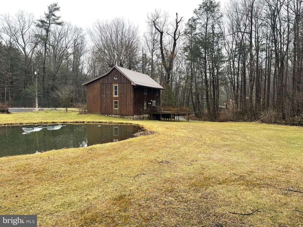 Image 28 of property listing at 435 LAUREL RUN RD, Mifflintown, PA 17059
