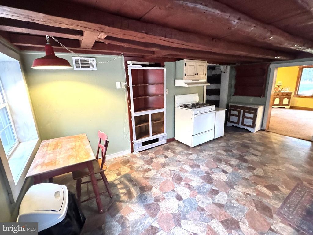 Image 7 of property listing at 435 LAUREL RUN RD, Mifflintown, PA 17059