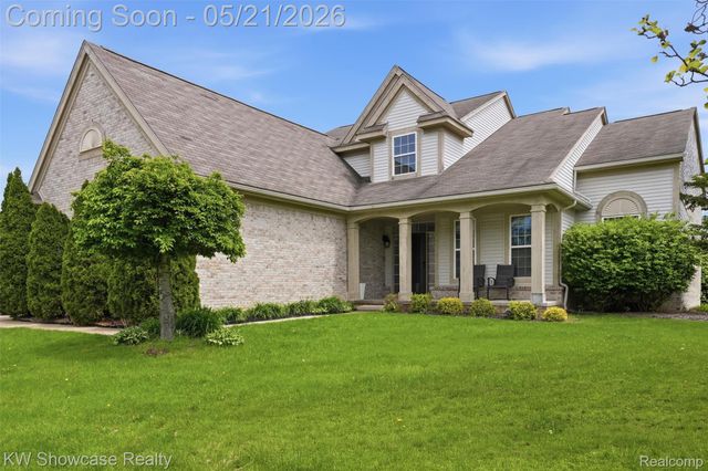 2143 Warbler Court, Commerce Charter Township, MI 48382
