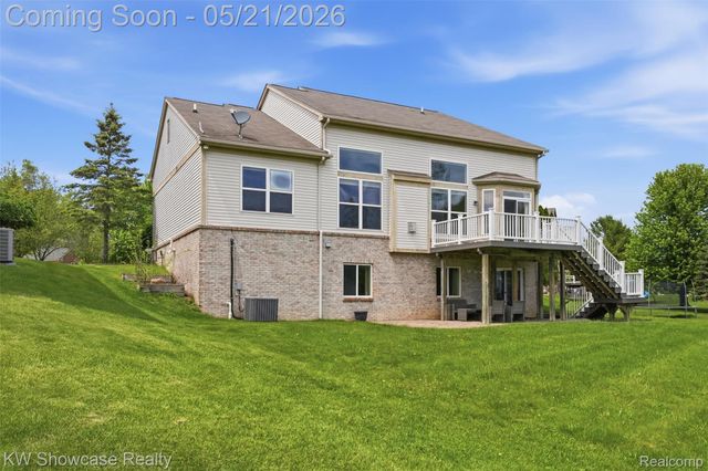 2143 Warbler Court, Commerce Charter Township, MI 48382