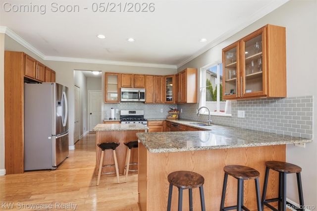 2143 Warbler Court, Commerce Charter Township, MI 48382