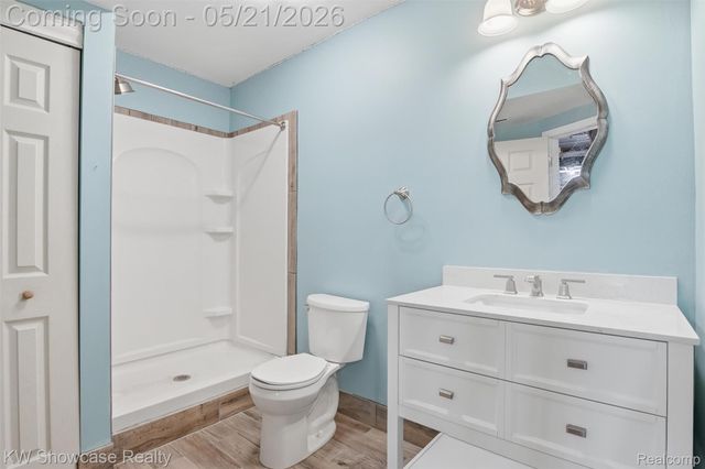 2143 Warbler Court, Commerce Charter Township, MI 48382