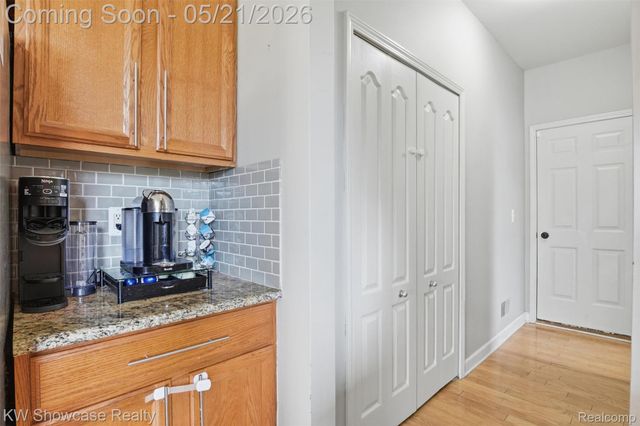 2143 Warbler Court, Commerce Charter Township, MI 48382