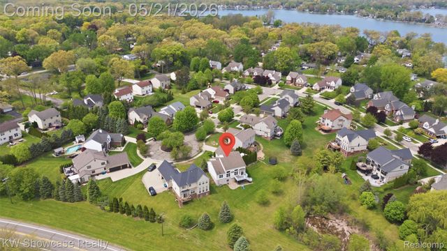 2143 Warbler Court, Commerce Charter Township, MI 48382