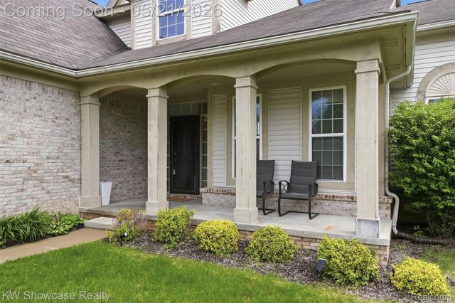 2143 Warbler Court, Commerce Charter Township, MI 48382