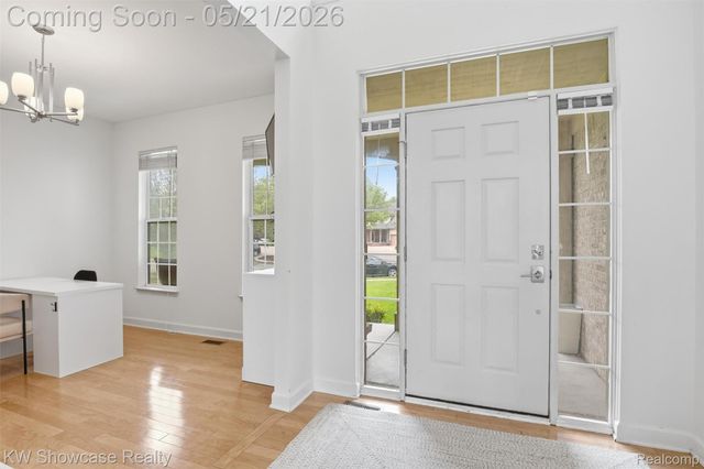 2143 Warbler Court, Commerce Charter Township, MI 48382