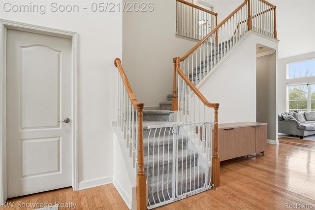 2143 Warbler Court, Commerce Charter Township, MI 48382