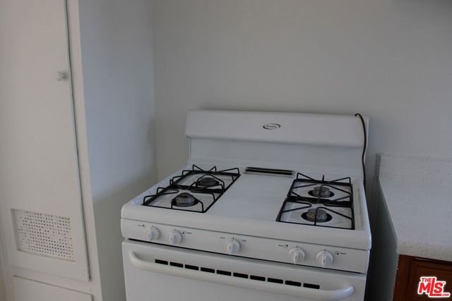 6340 10th Avenue 6404, Los Angeles, CA 90043