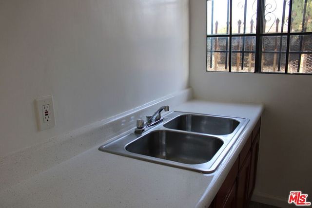 6340 10th Avenue 6404, Los Angeles, CA 90043