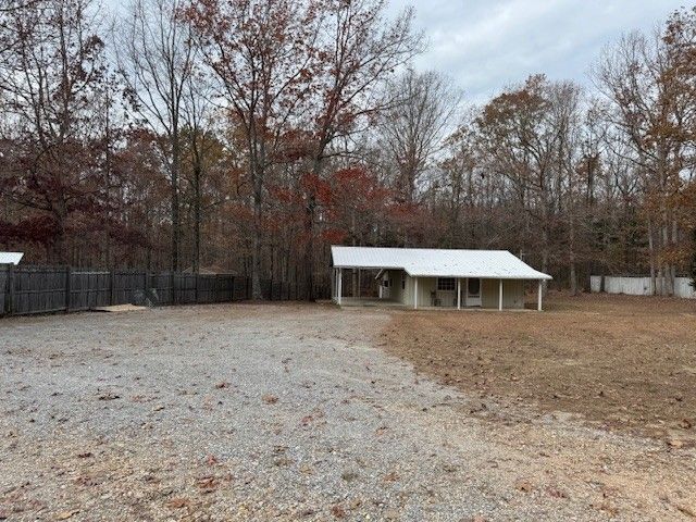 108 Hunters Ln, Hohenwald, TN 38462