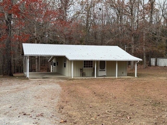 108 Hunters Ln, Hohenwald, TN 38462