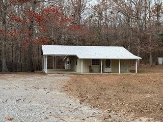 108 Hunters Ln, Hohenwald, TN 38462