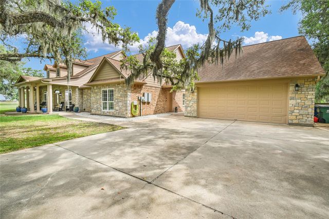 1031 Bar X Trail, Angleton, TX 77515