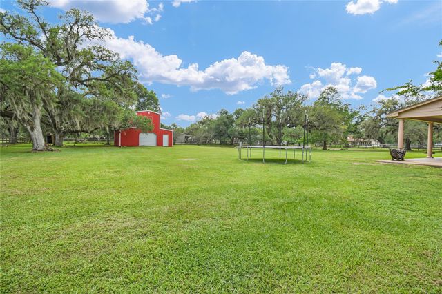 1031 Bar X Trail, Angleton, TX 77515