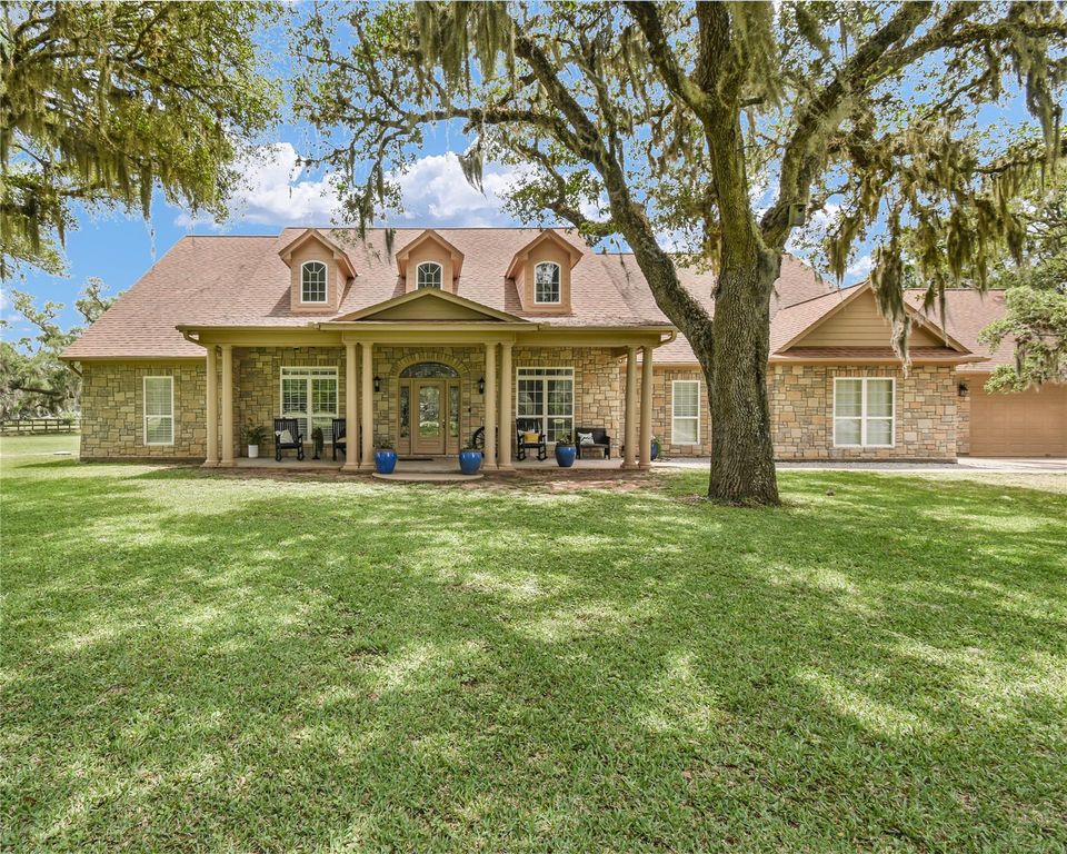 1031 Bar X Trail, Angleton, TX 77515