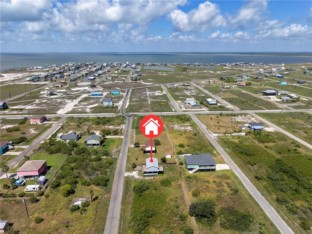 114 W Shady Oak, Rockport, TX 78382 — photo 3